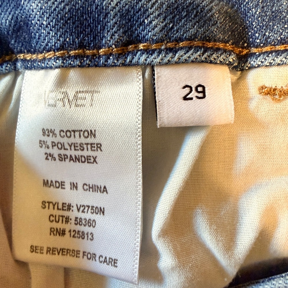 NEW VERVET Size 29 Melissa Mid-Rise Straight Leg Jeans Light Wash Raw Hem - Picture 4 of 10